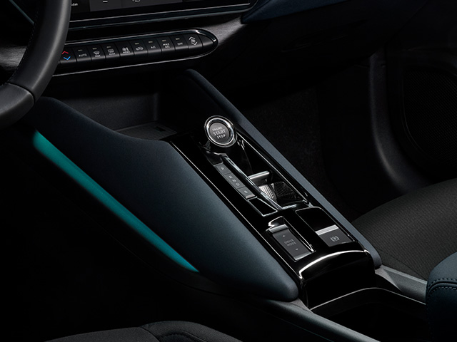 Alfa Romeo Junior - Junior Ibrida 2024 Wnętrze - Konsola środkowa
