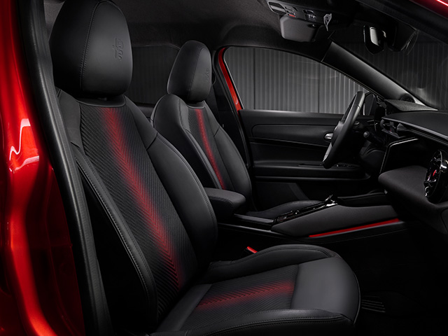 Alfa Romeo Junior - Wnętrze Junior Elettrica 2024 - Fotele Spiga
