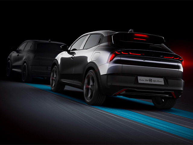 Alfa Romeo Junior - Junior Ibrida 2024 ADAS - Hamowanie awaryjne